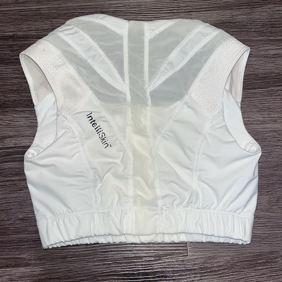 IntelliSkin Essential pullover bra - Picture 2 of 10